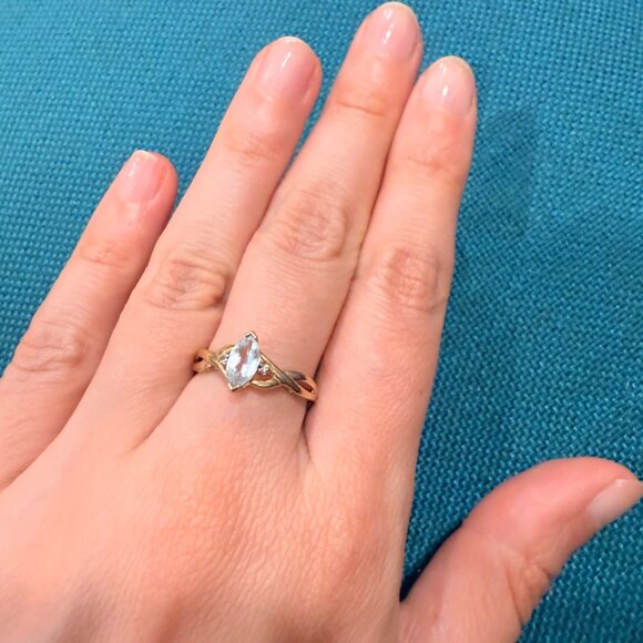 14K Solid Gold Ring, 10kt Aquamarine Stone, two small diamonds, vintage - Picture 3 of 6